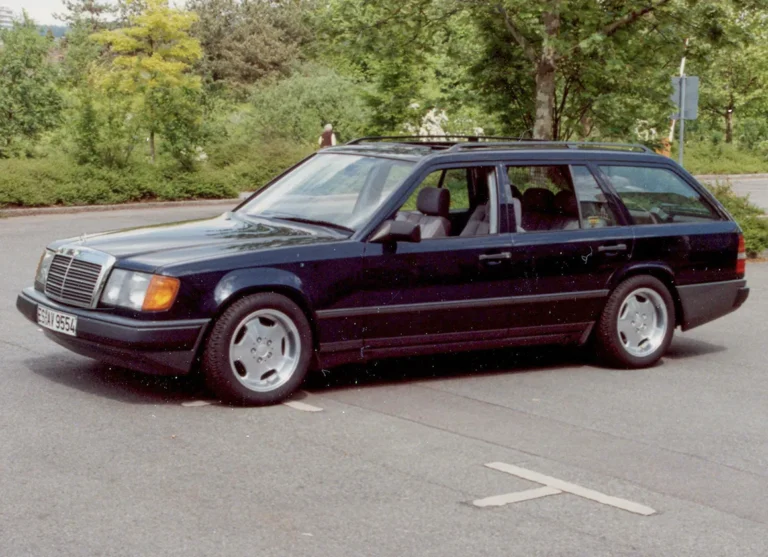 Mercedes E200T (1988)