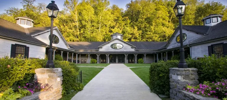 Von Lynchburg nach Nashville: Whiskey, Musik und Country Charme