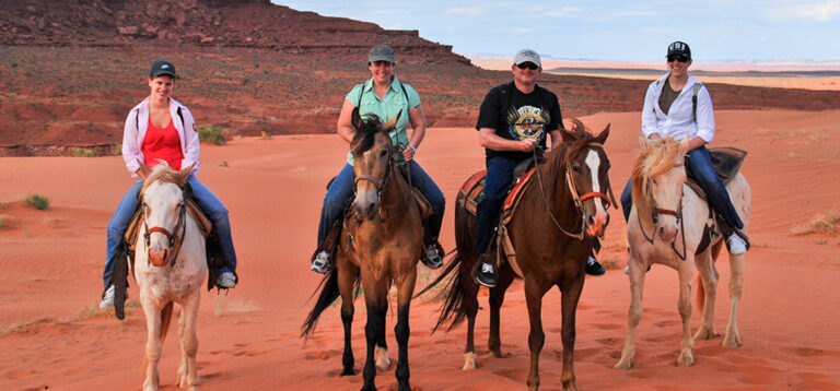 Monument Valley: Im Galopp zu atemberaubenden Aussichten