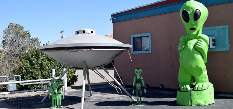 Roswell’s Alien-Mysterien, Madrids Künstler-Charme und Santa Fe’s Adobe Stil