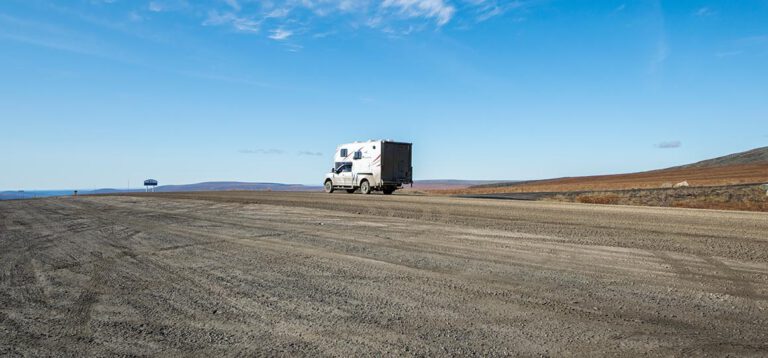 Traumhafter Dempster Highway: Keine Fähre, dafür Begegnungen mit Bär, Fuchs und Wolf