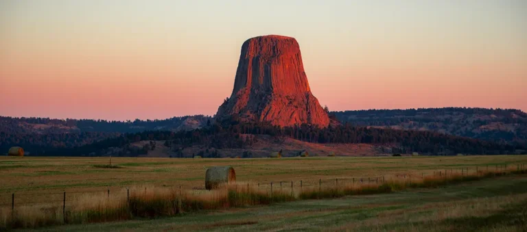 Devil’s Tower, Buffalo und Cody: Ein Roadtrip durch Wyomings Herz