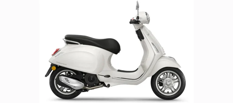 Vespa Nummer Zwei. Weiß. Klein. Und der Anhänger-Plan lebt wieder.