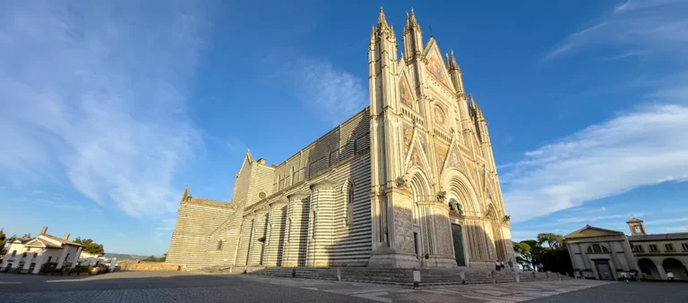 Outletshopping und Fahrt nach Orvieto